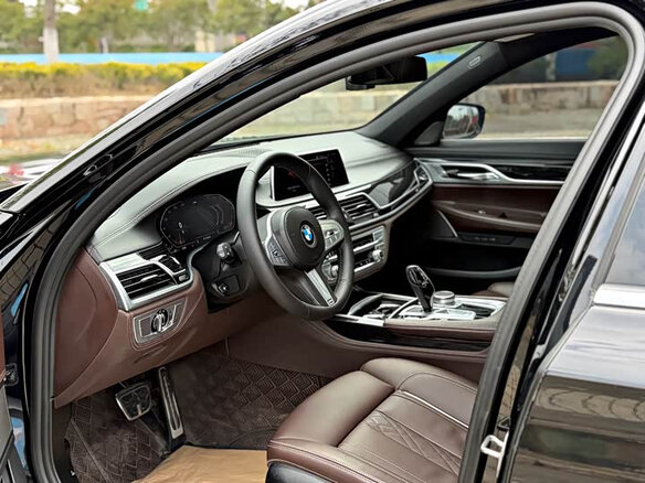 2021 BMW 7 серии 730i VI (G11/G12) Рестайлинг, чёрный, 6277926 рублей - вид 12