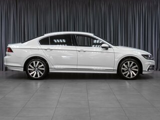 2018 Volkswagen Passat B8, белый, 2339000 рублей, вид 5
