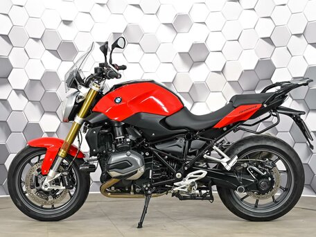 2017 BMW R 1200 R, красный, 999000 рублей, вид 4