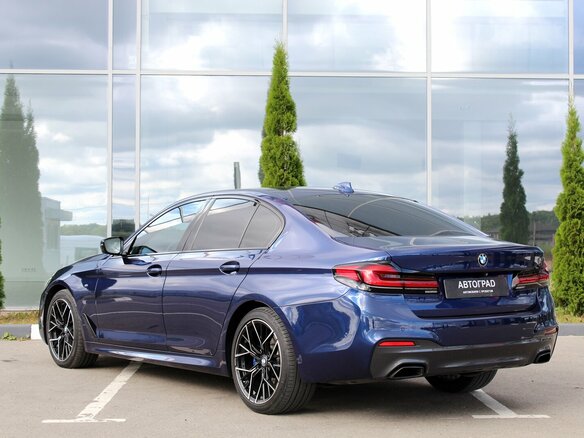 2018 BMW 5 серии 530d xDrive VII (G30/G31/G38), синий, 3650000 рублей - вид 5