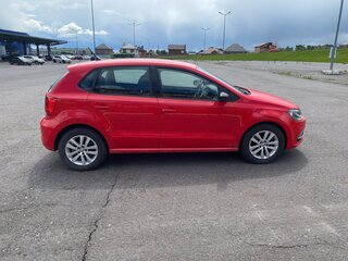2017 Volkswagen Polo V Рестайлинг, красный, 1070000 рублей, вид 5