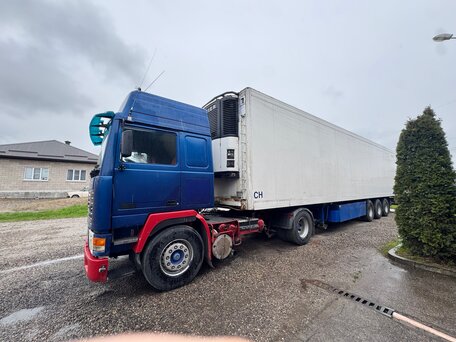 1993 Volvo F-Series, синий, 1400000 рублей, вид 2