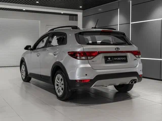 2018 Kia Rio X-Line IV, серебристый, 1590000 рублей, вид 4