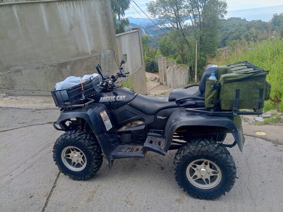 2006 Arctic Cat 650 Series, чёрный, 550000 рублей - вид 2