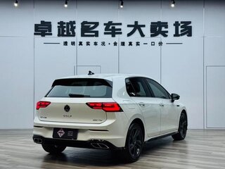 2023 Volkswagen Golf VIII, белый, 2050000 рублей, вид 3