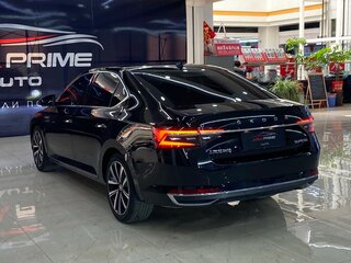 2022 Skoda Superb III Рестайлинг, чёрный, 3622000 рублей, вид 5