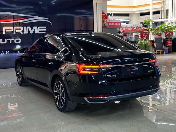 2022 Skoda Superb III Рестайлинг, чёрный, 3622000 рублей - вид 4