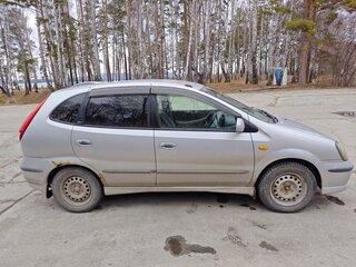 1999 Nissan Tino, серебристый, 320000 рублей, вид 4