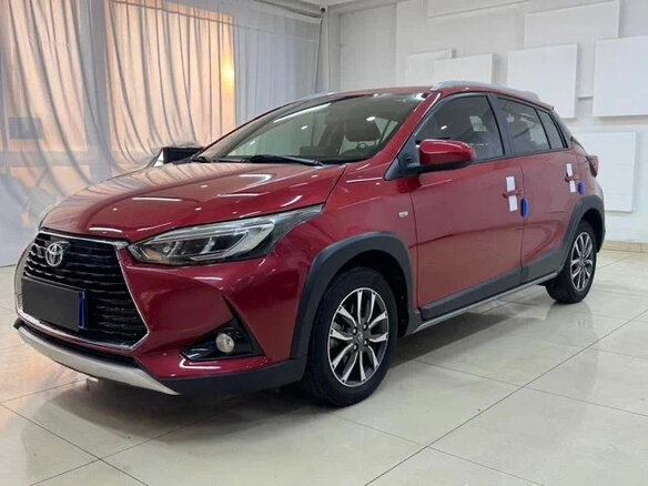 2022 Toyota Yaris L X XP150 Рестайлинг, красный, 1040000 рублей - вид 2