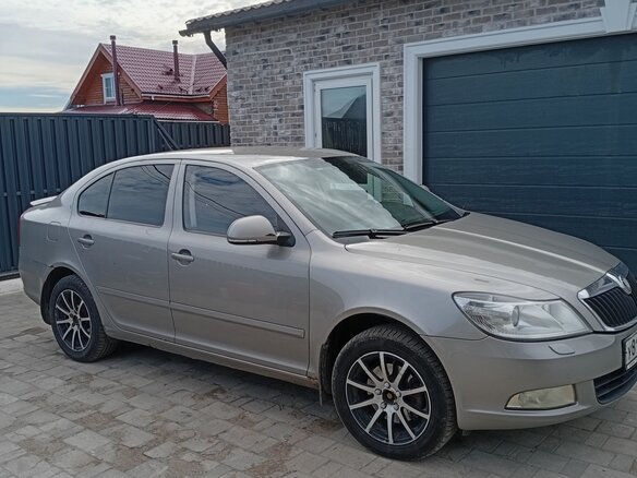 2012 Skoda Octavia II (A5) Рестайлинг, бежевый - вид 2