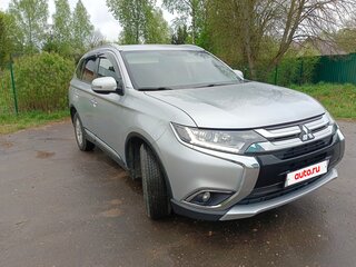 2017 Mitsubishi Outlander III Рестайлинг 2, серебристый, 1760000 рублей, вид 4