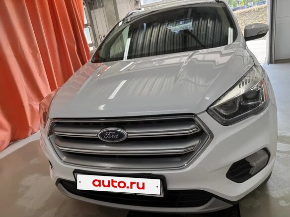 2016 Ford Kuga II Рестайлинг, белый, 1550000 рублей - вид 13