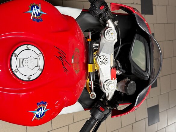 2014 MV Agusta F3 800, красный, 2200000 рублей - вид 3