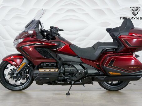 2025 Honda GL 1800 Gold Wing, красный, 3599000 рублей, вид 2