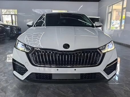 2023 Skoda Octavia IV (A8), белый, 1890000 рублей, вид 3