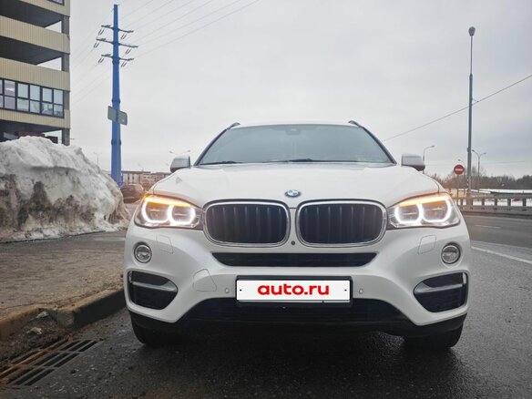 2017 BMW X6 30d II (F16), белый, 4000000 рублей - вид 2