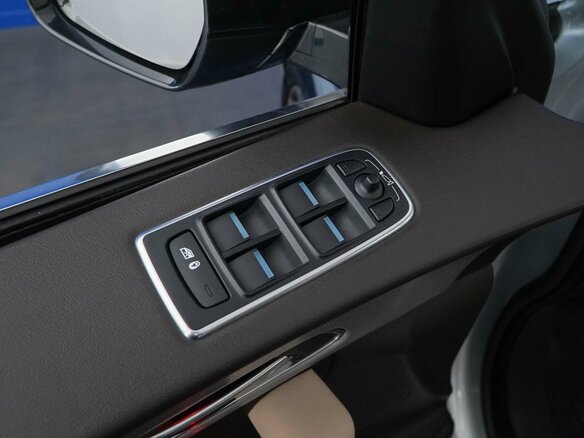 2017 Jaguar F-Pace I, серый, 3399077 рублей - вид 17