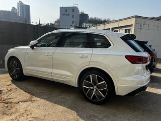 2026 Volkswagen Touareg III Рестайлинг, белый, 12000000 рублей, вид 4