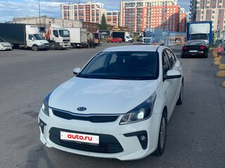 2017 Kia Rio III Рестайлинг, белый, 1270000 рублей, вид 3