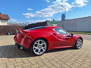 2015 Alfa Romeo 4C, красный, 4850000 рублей, вид 5