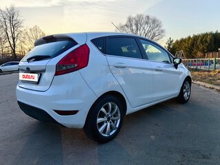 2011 Ford Fiesta Mk6, белый, 575000 рублей, вид 2