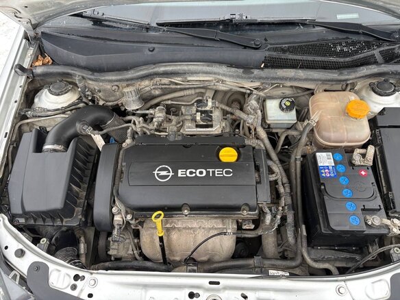 2010 Opel Astra GTC H Рестайлинг, серебристый, 510000 рублей - вид 13