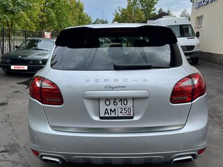 2010 Porsche Cayenne S II (958), серебристый, 2050000 рублей, вид 2
