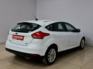 2018 Ford Focus III Рестайлинг, белый, 920000 рублей, вид 4