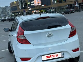 2011 Hyundai Solaris I, белый, 600000 рублей, вид 3