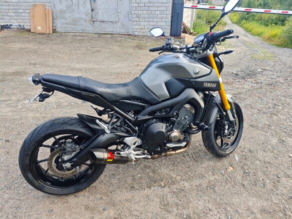 2014 Yamaha MT-09 (FZ-09), серый, 700000 рублей