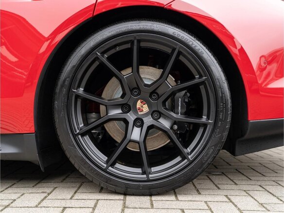 2026 Porsche Taycan GTS Sport Turismo I Рестайлинг, красный - вид 15