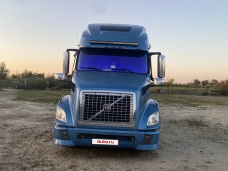 2003 Volvo VNL, голубой, 3200000 рублей, вид 1