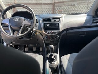 2016 Hyundai Solaris I Рестайлинг, белый, 750000 рублей, вид 3