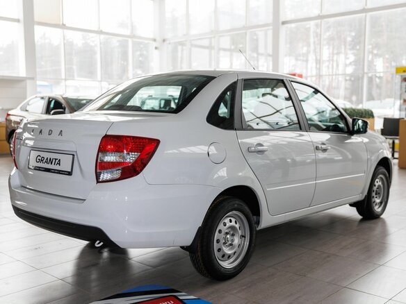 2026 Lada (ВАЗ) Granta I Рестайлинг, белый - вид 5