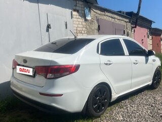 2016 Kia Rio III Рестайлинг, белый, 445000 рублей, вид 3
