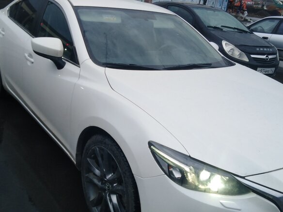 2017 Mazda 6 III (GJ) Рестайлинг, белый, 1770000 рублей