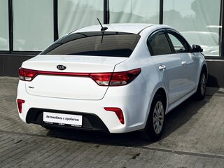 2017 Kia Rio IV, белый, 1135000 рублей, вид 5