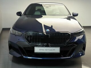 2024 BMW 5 серии 520d xDrive VIII (G60/G61/G68), синий, 11500000 рублей, вид 3