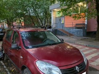 2011 Renault Sandero I, красный, 650000 рублей, вид 2