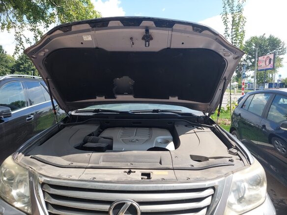 2009 Lexus LX 570 III, серый, 4000000 рублей - вид 11