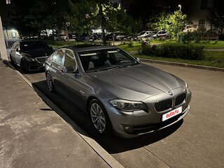 2011 BMW 5 серии 530d xDrive VI (F10/F11/F07), серый, 1800000 рублей, вид 5