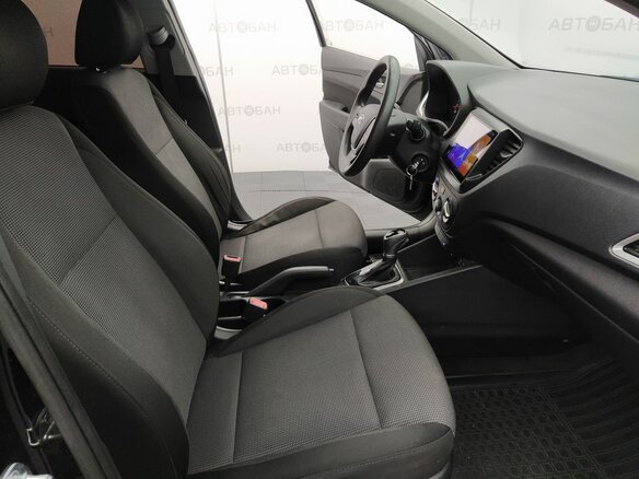 2018 Hyundai Solaris II, чёрный, 1149000 рублей - вид 17