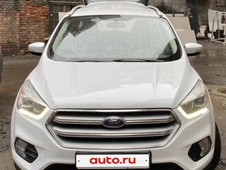 2017 Ford Kuga II Рестайлинг, белый, 900000 рублей, вид 1