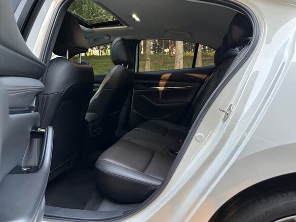 2023 Mazda 3 Axela IV (BP), белый, 1340000 рублей - вид 18