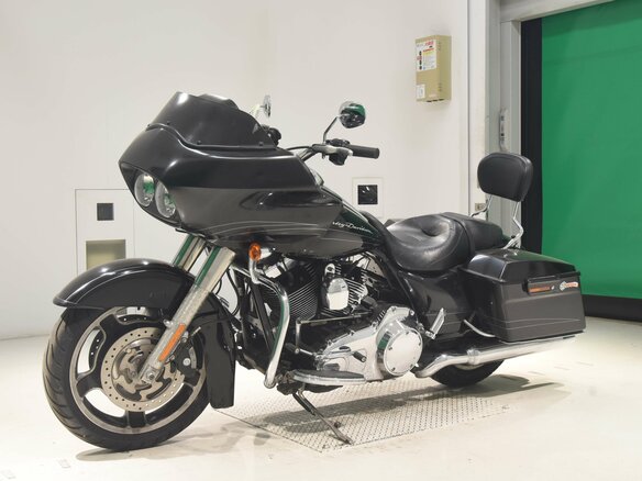 2010 Harley-Davidson Road Glide, чёрный, 810000 рублей - вид 4