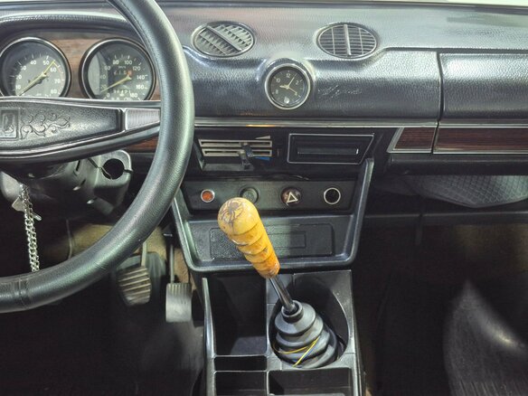 1980 Lada (ВАЗ) 2106 4-speed, белый - вид 12