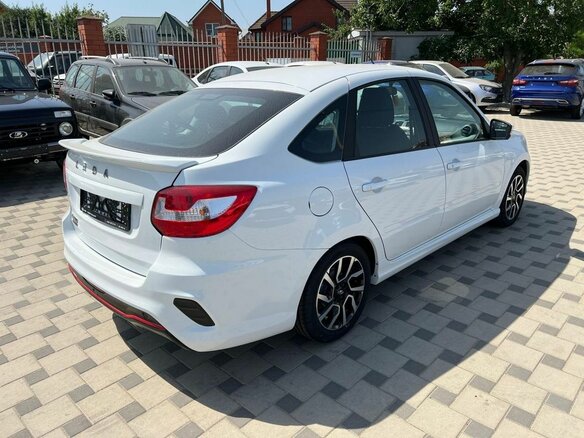 2026 Lada (ВАЗ) Granta Sportline I Рестайлинг, белый - вид 3