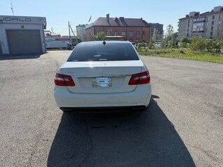 2011 Mercedes-Benz E-Класс 250 7G-Tronic IV (W212, S212, C207), белый, 1855000 рублей, вид 4