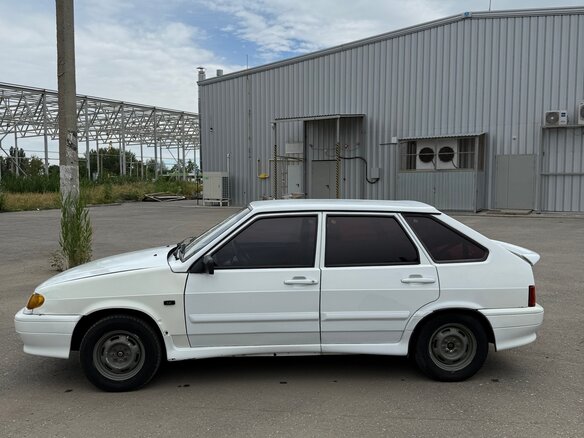 2004 Lada (ВАЗ) 2114, белый, 140000 рублей - вид 9