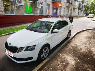 2018 Skoda Octavia III (A7) Рестайлинг, белый, 1040000 рублей, вид 2